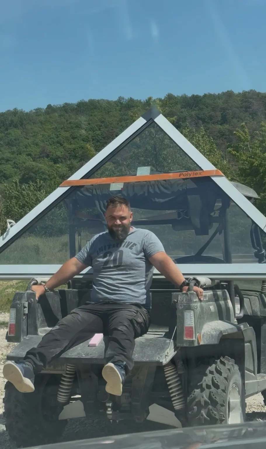 dobosi_uvegszallitas_fahaz